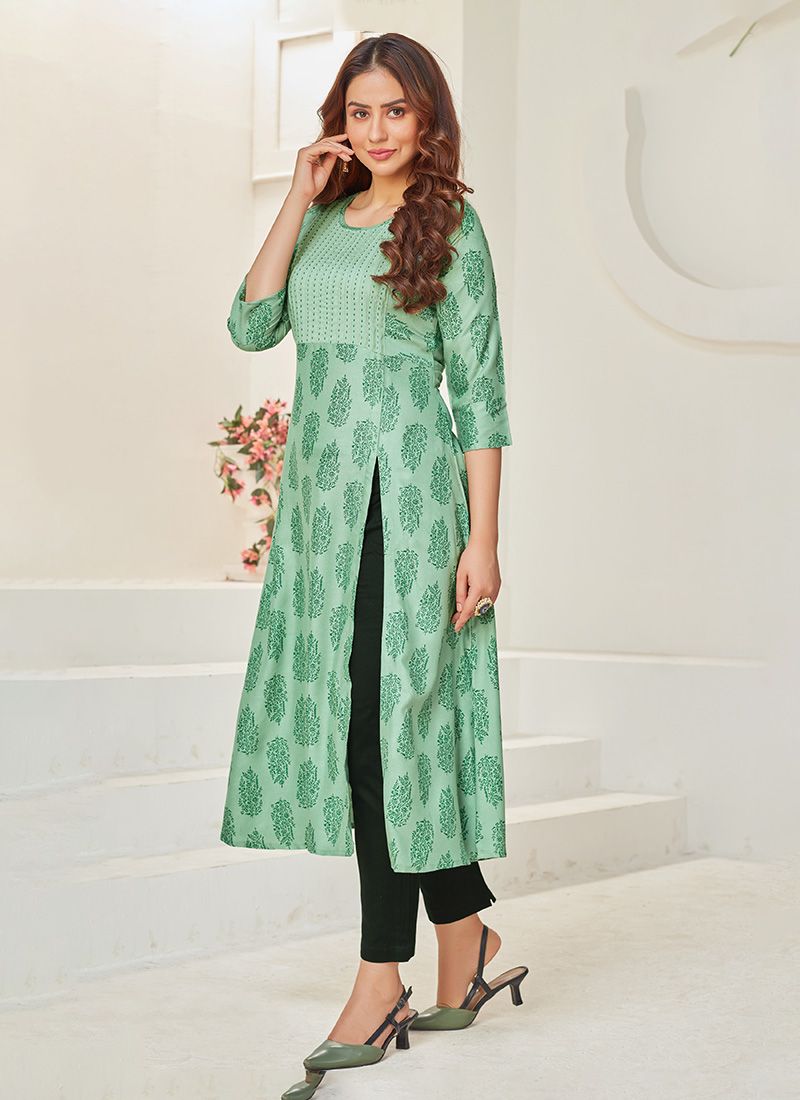 Kurti For Small Gatherings Or Pujas